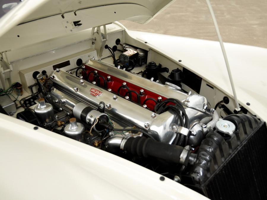  Jaguar XK140 Fixed Head Coupe 1954 года  (фото 8 из 16)